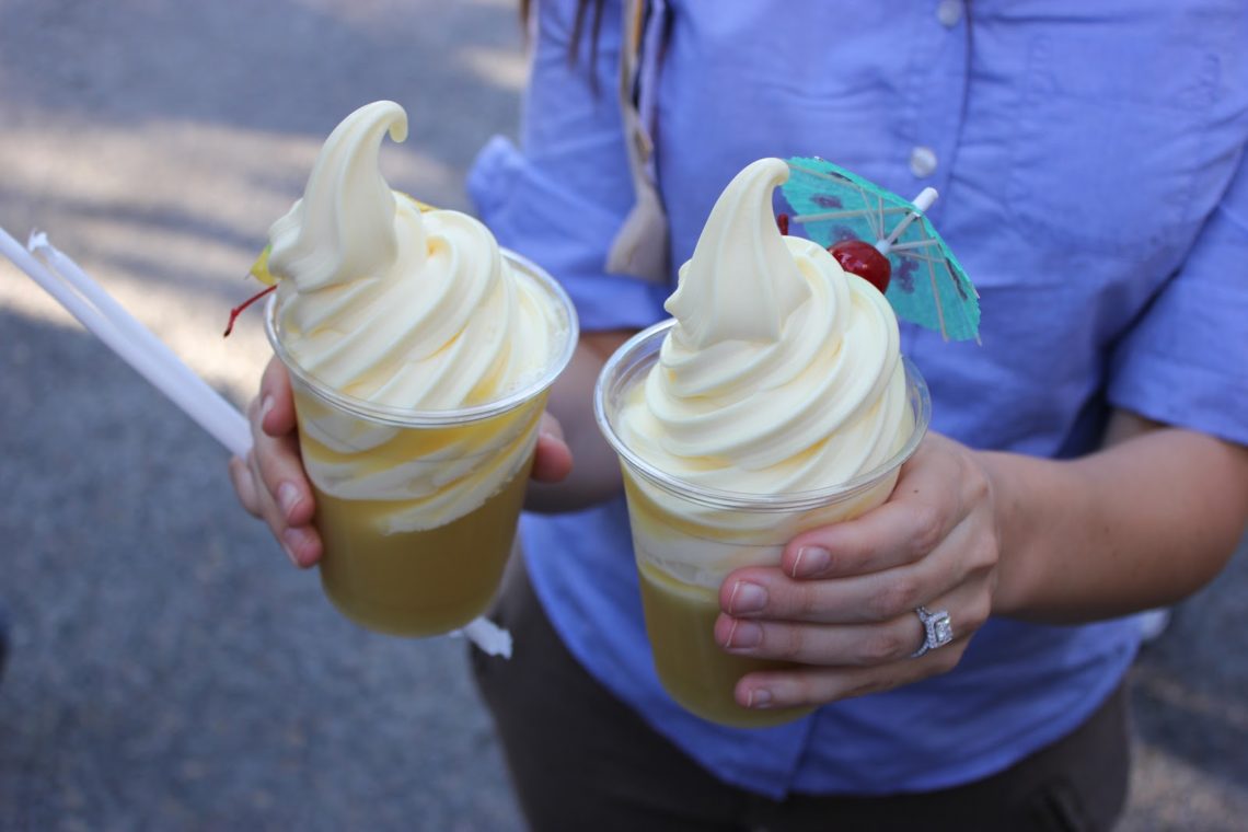 Disneyland date for couples: Dole Whips for two! 