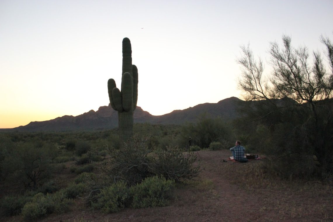 Romantic Free Date Idea: Sunset Picnic for Two