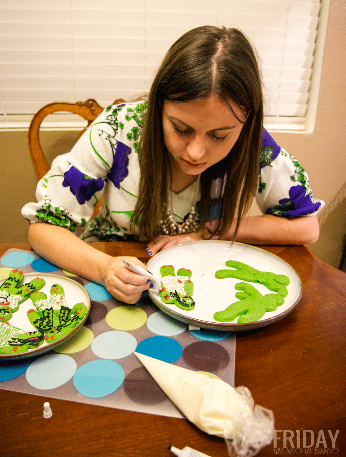 Decorate Halloween cookie date night 