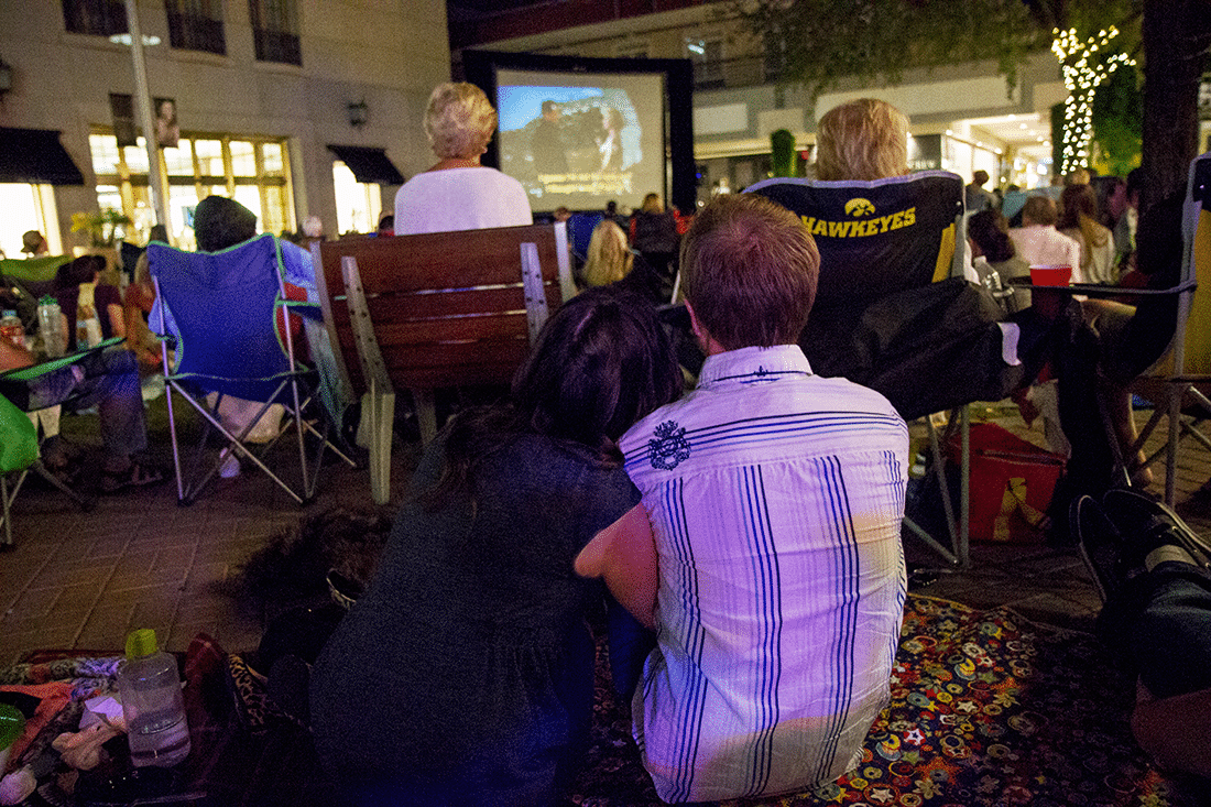 Arizona Date night idea at the Biltmore Movies in the Park. 