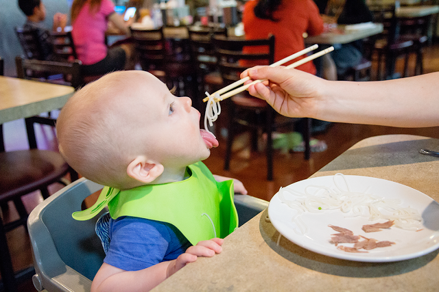 Helping Your Kid Learn to Love Family Outings to Restaurants: Tips for Eating Out With Toddlers