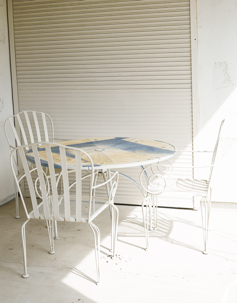 How to update an old metal table. 