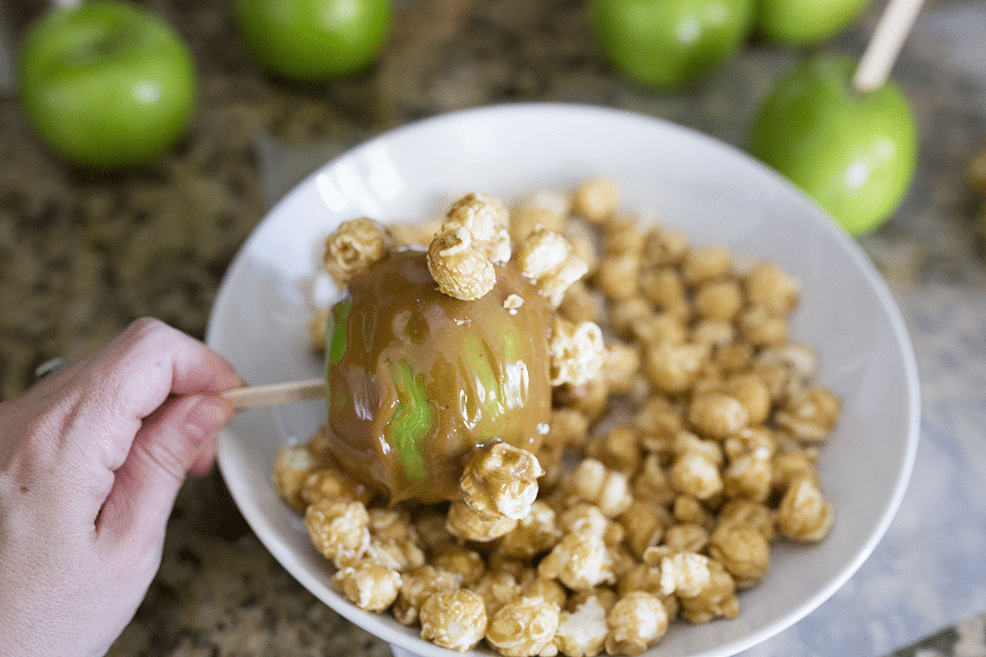 Double Caramel Apple Recipe: Easy Caramel Apples with a Crunch!