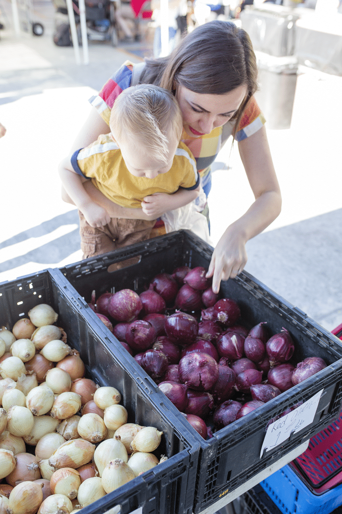 Farmer\'s Market fresh produce. 