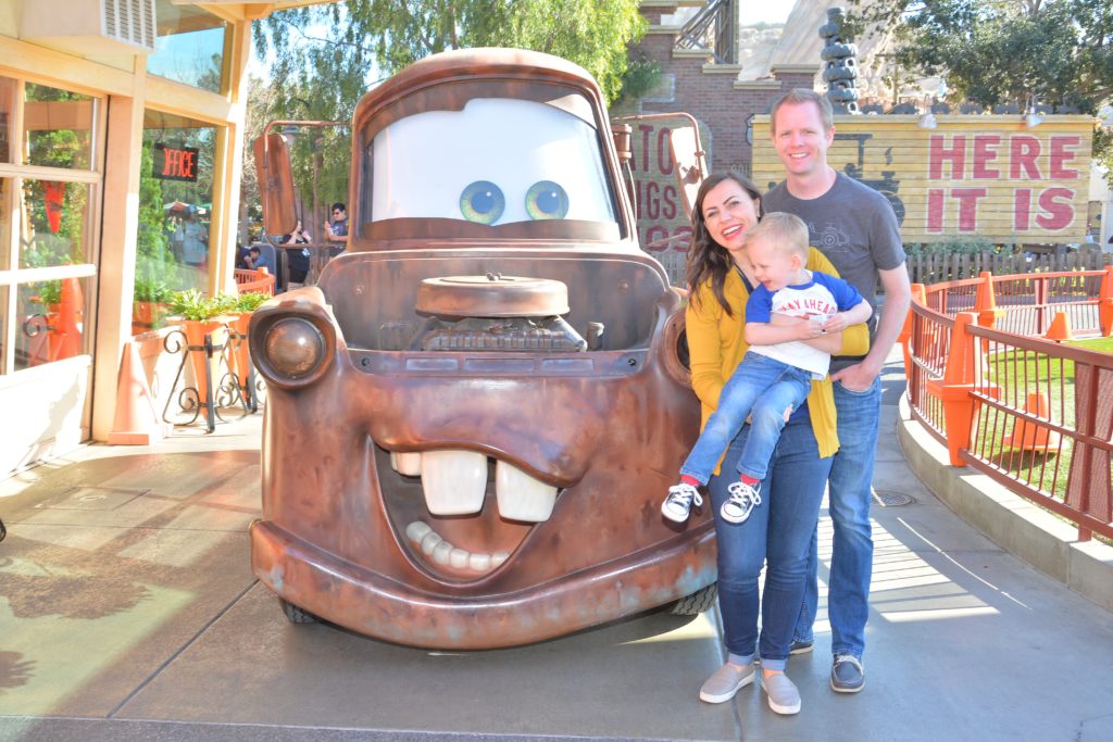 20 Best Disneyland picture ideas and locations for your next trip