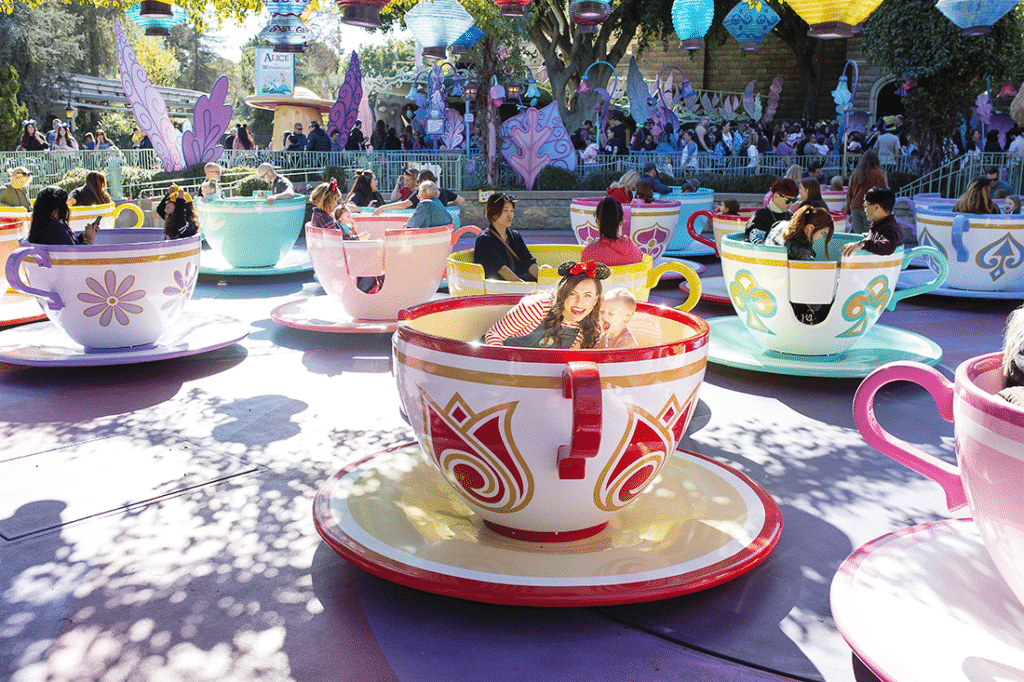 Must Take Disneyland Picture Ideas: The Most Instagramable Disneyland Spots. 