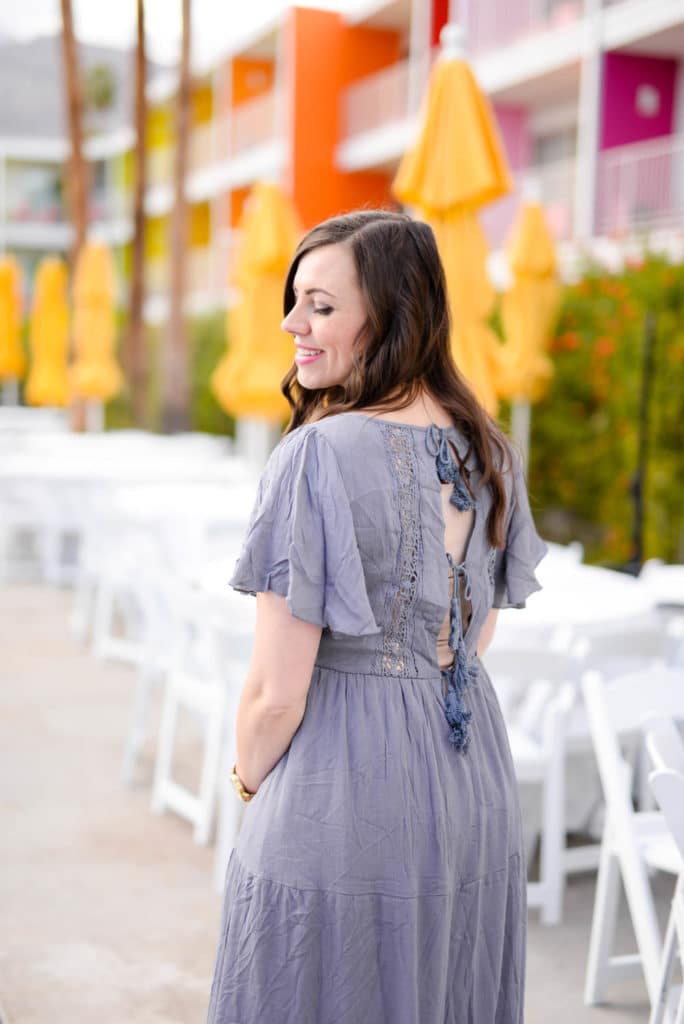How to wear a non maternity dress when you\'re pregnant. 
