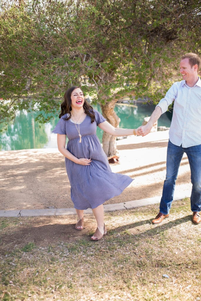 Cute maternity photos in the park