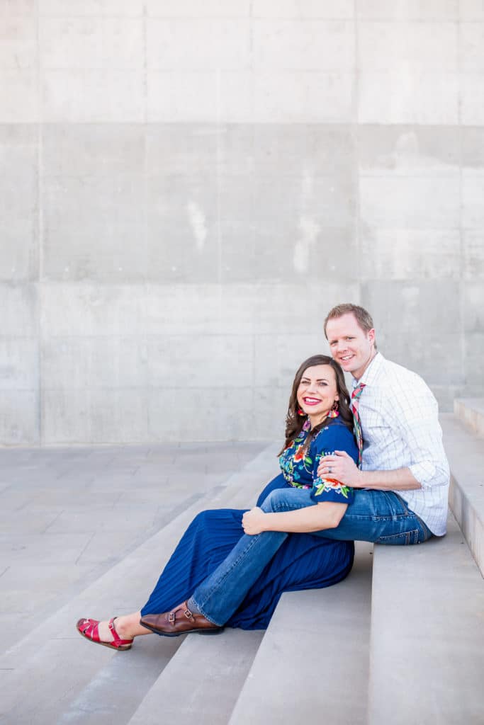 Pregnancy photos: couple maternity photo shoot ideas