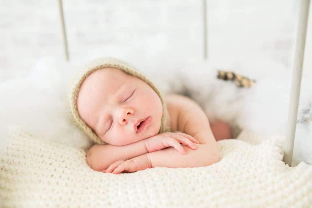 Creative newborn picture ideas. 