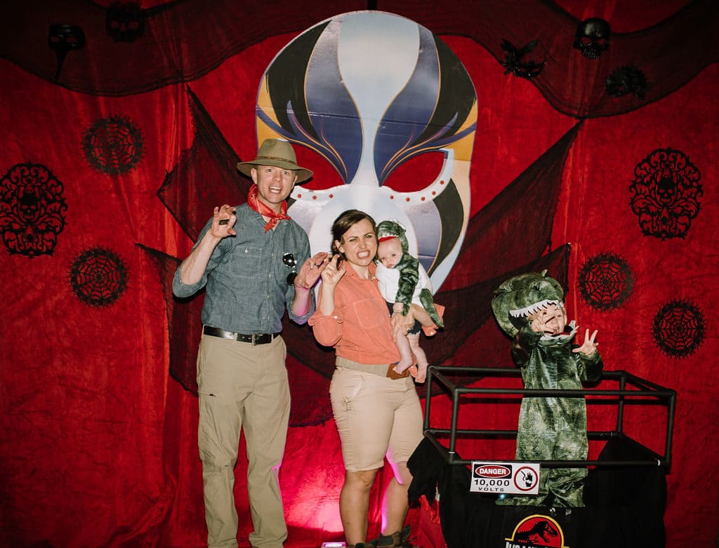 Family Halloween party: Jurassic Park Family Costume