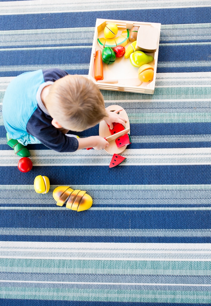 Our roundup of the best toddler toys that kids play with and love!