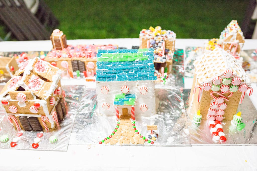 How to make Graham cracker gingerbread houses. 