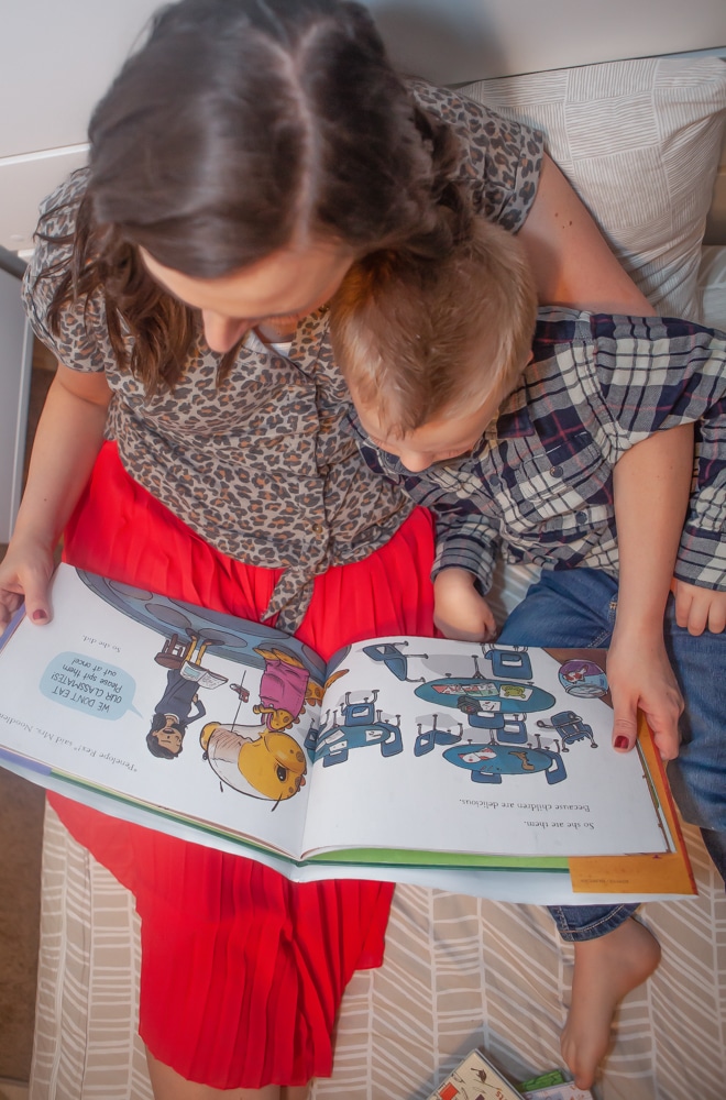 Parenting Goals: Easy Mom Resolution to read more picture books to kids. 