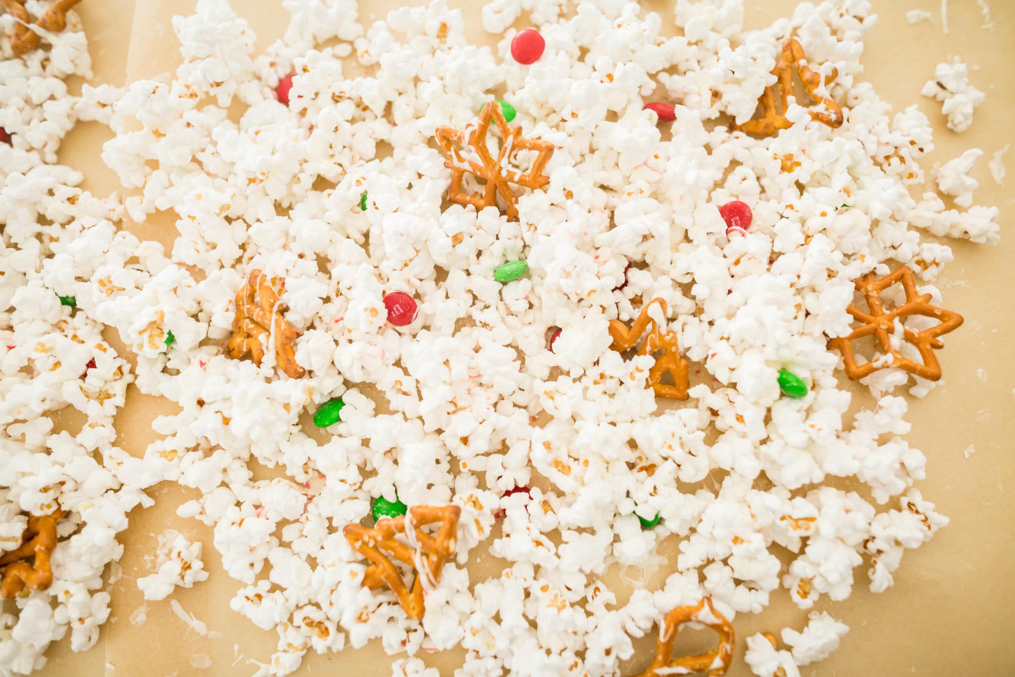 White Chocolate Christmas Popcorn Recipe