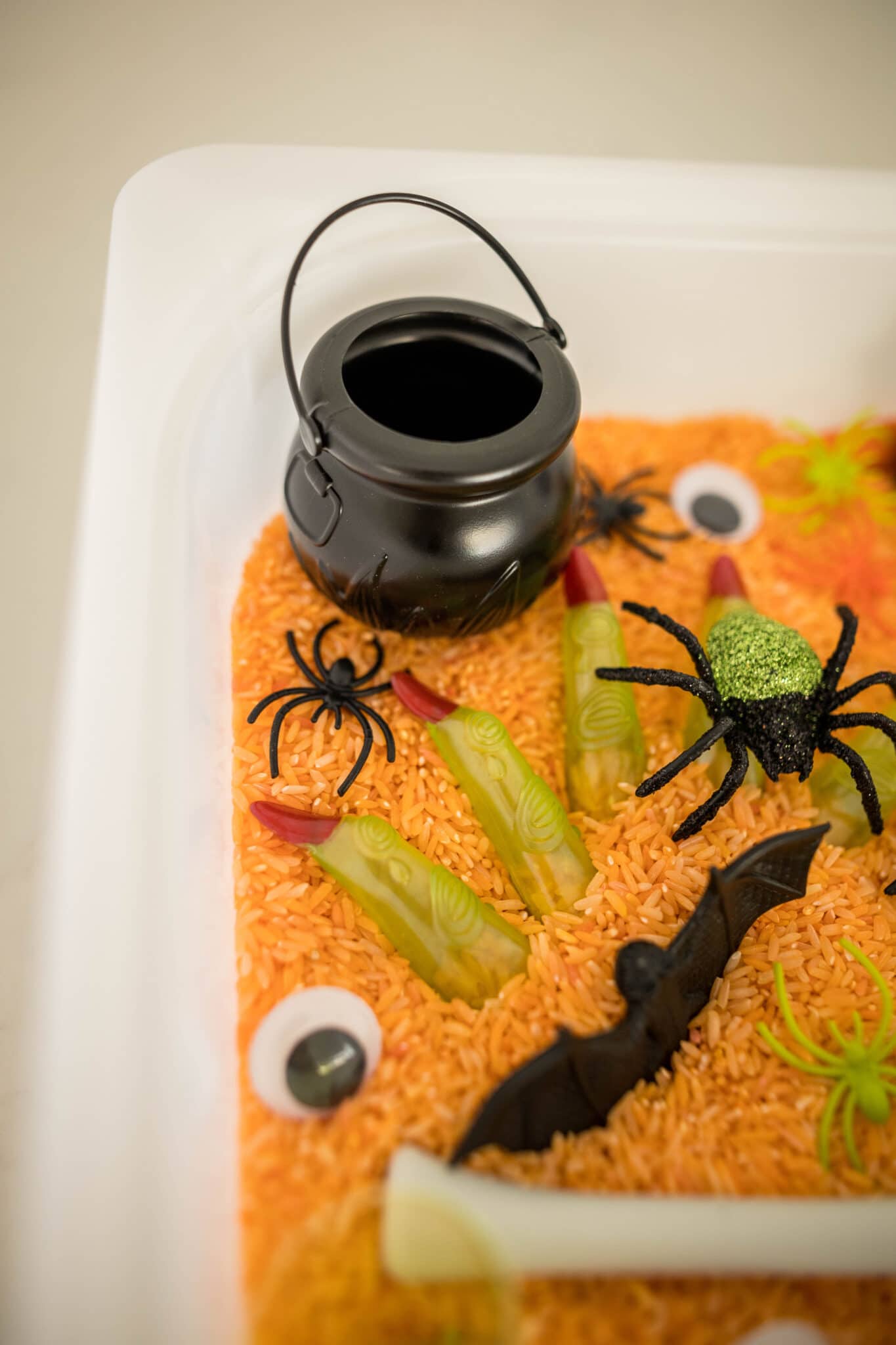 Halloween Sensory Bin. 