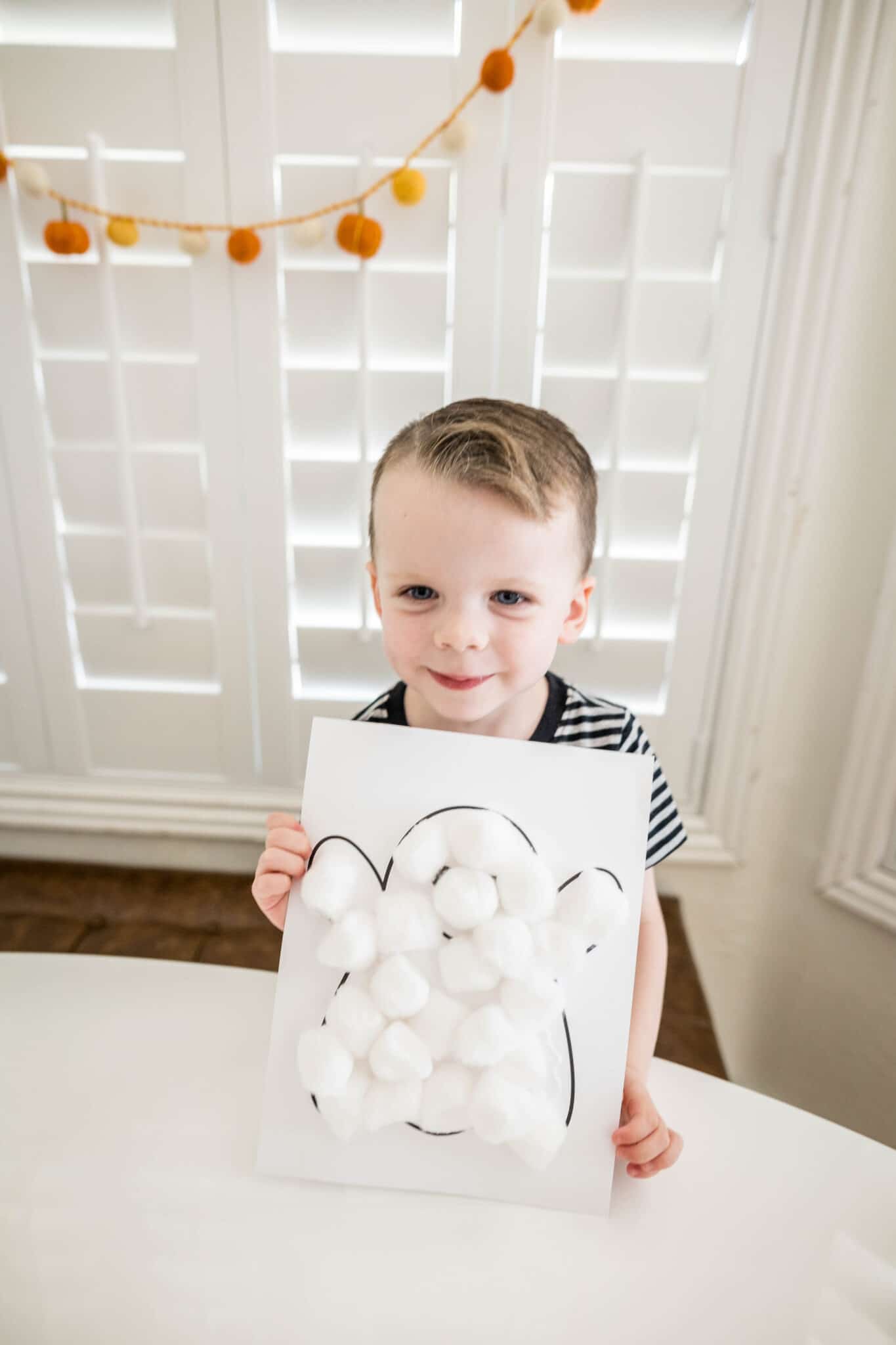 Easy Halloween Ghost Craft. 