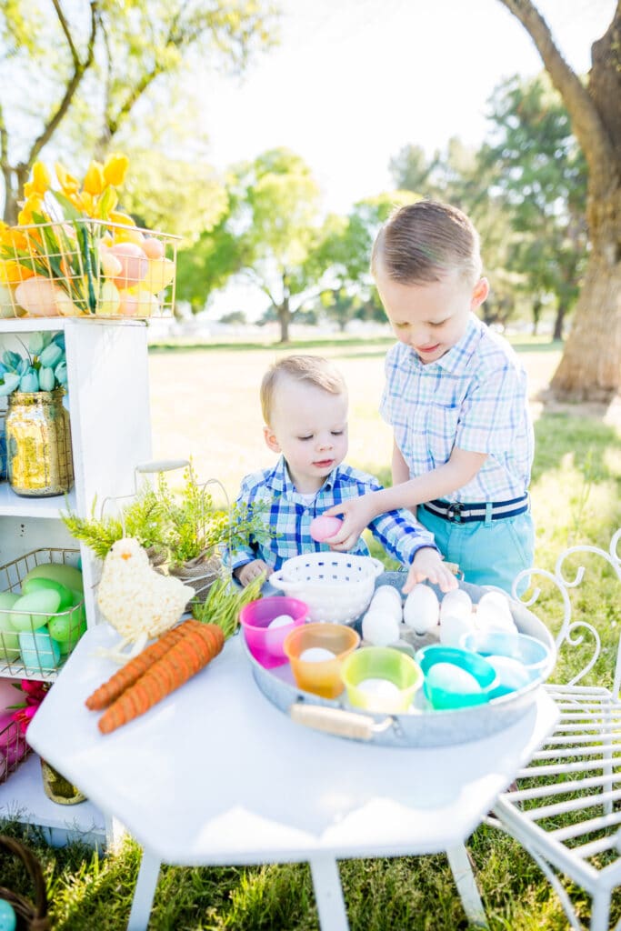 Easter Pic Ideas: Dying Easter Eggs Picture