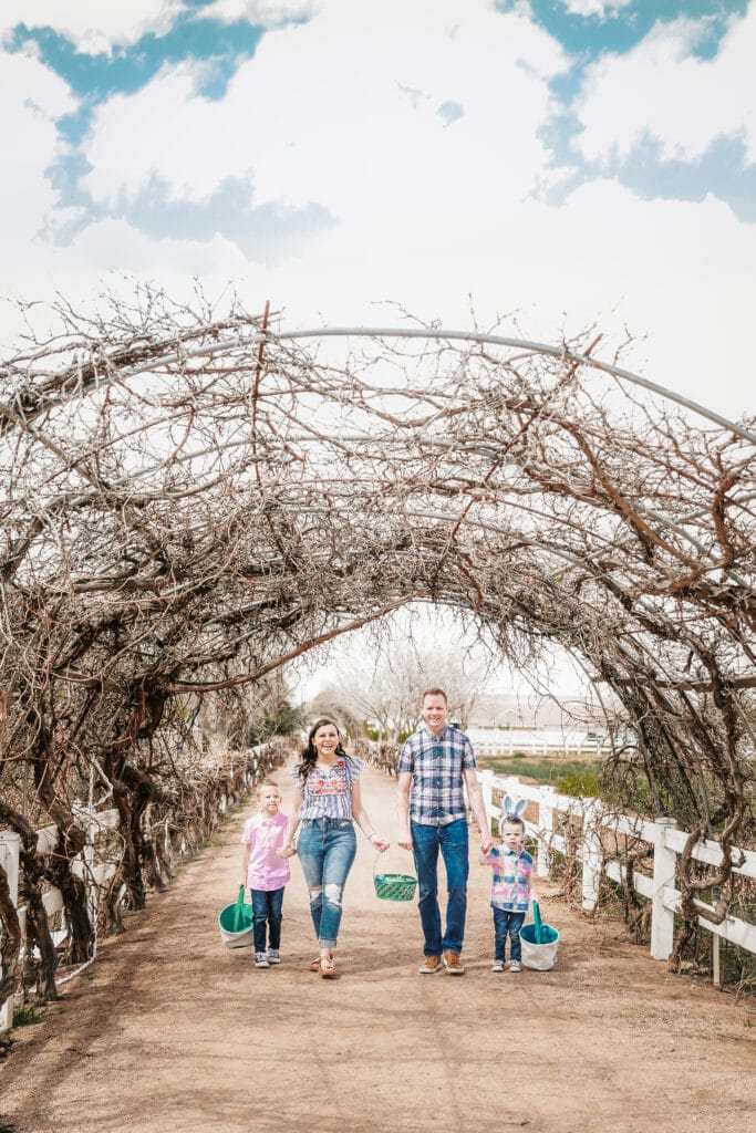 Family Easter Pic Ideas