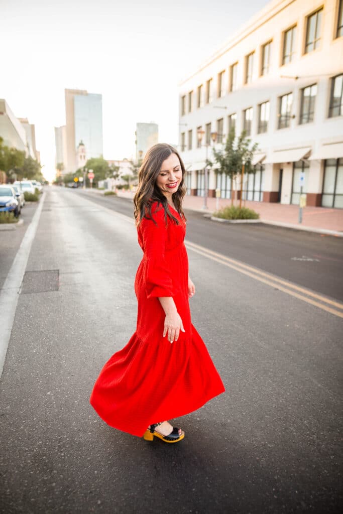 Photoshoot with outlet dress