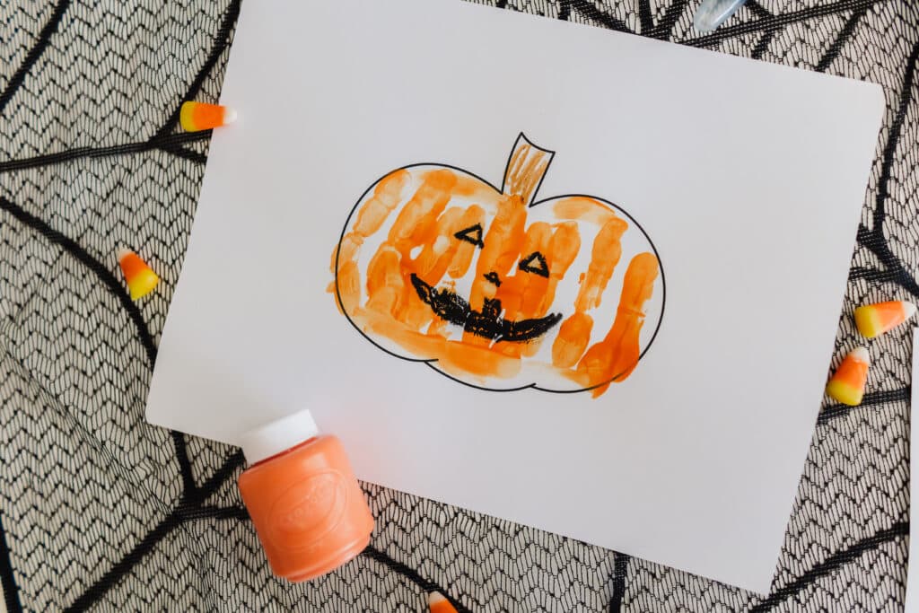 Halloween Handprint pumpkin craft