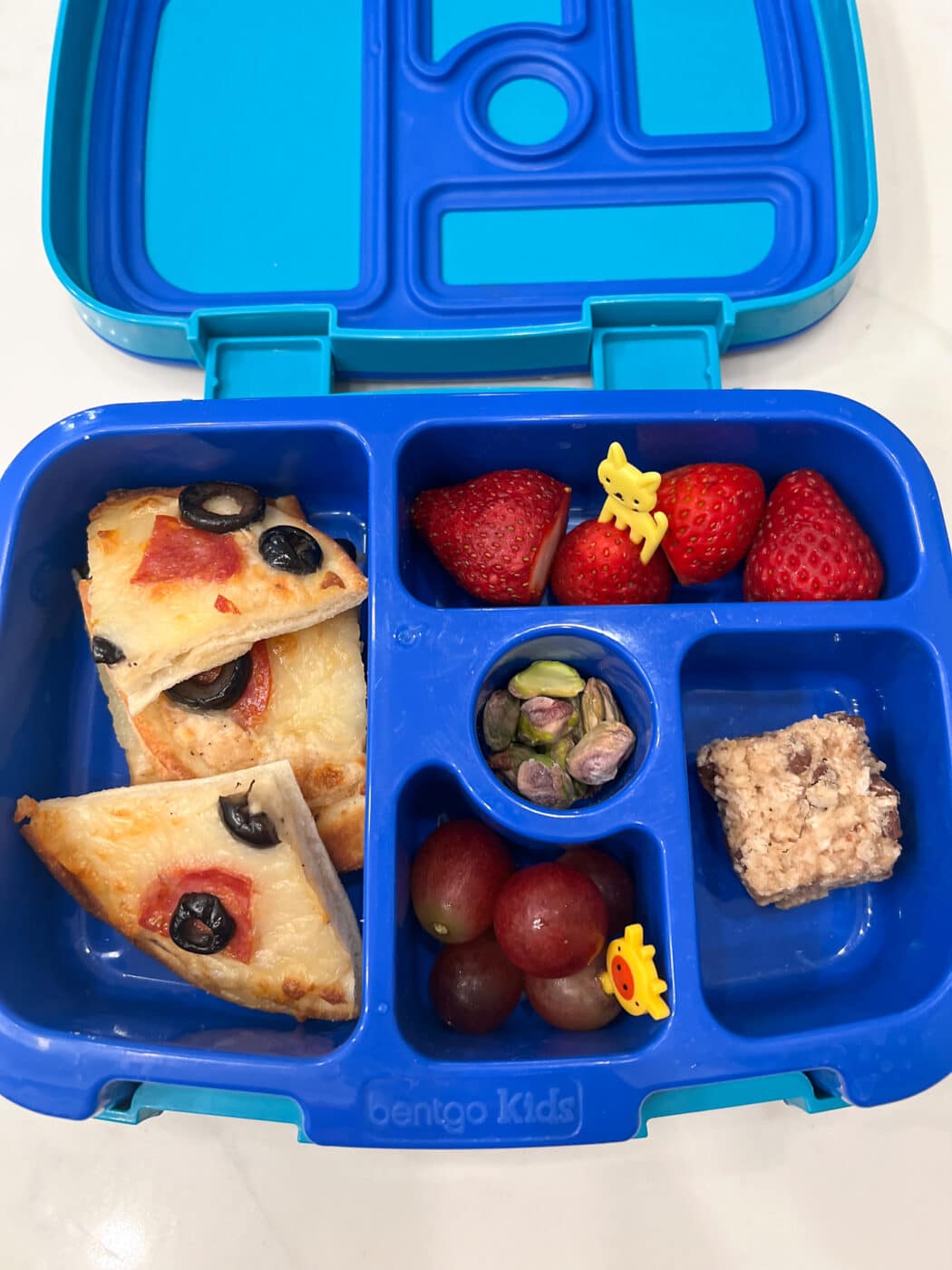 Bentgo on X: There are only a couple more weeks left of school for the  kiddos! Here is a fun lunch idea from @kickasssinglemom with her mini  versions of adult eats in