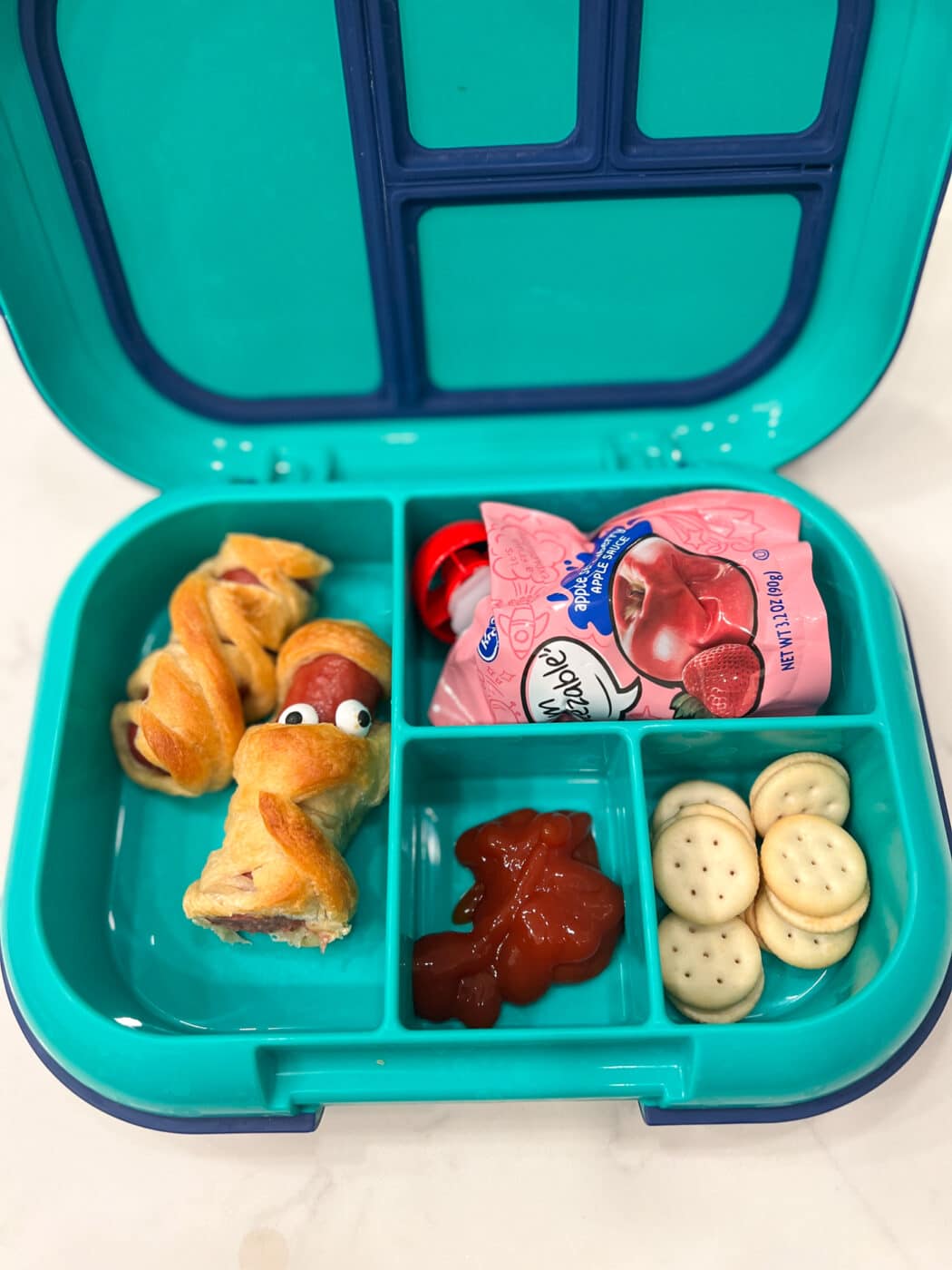 Bentgo - Lunch just tastes better when it's in our Bentgo Classic lunch box  😍 This is the perfect bento-style lunchbox for anyone and everyone in the  fam! 🍱 ✨In @gatestecuiulia's Classic